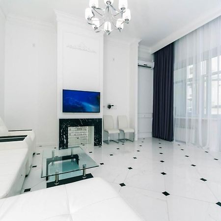 Vip Apartment Near Kreschatyk, 31А Pushkinska Street Kiev Luaran gambar