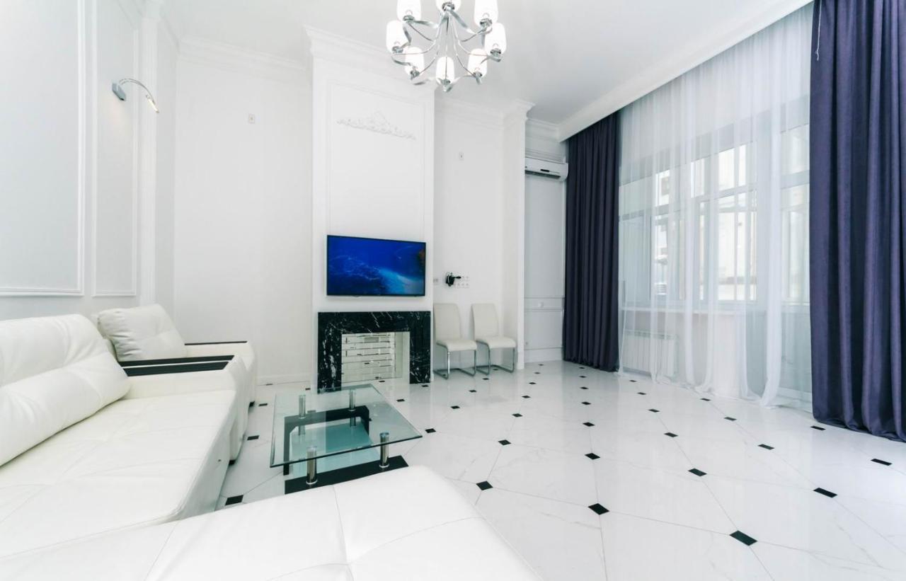 Vip Apartment Near Kreschatyk, 31А Pushkinska Street Kiev Luaran gambar