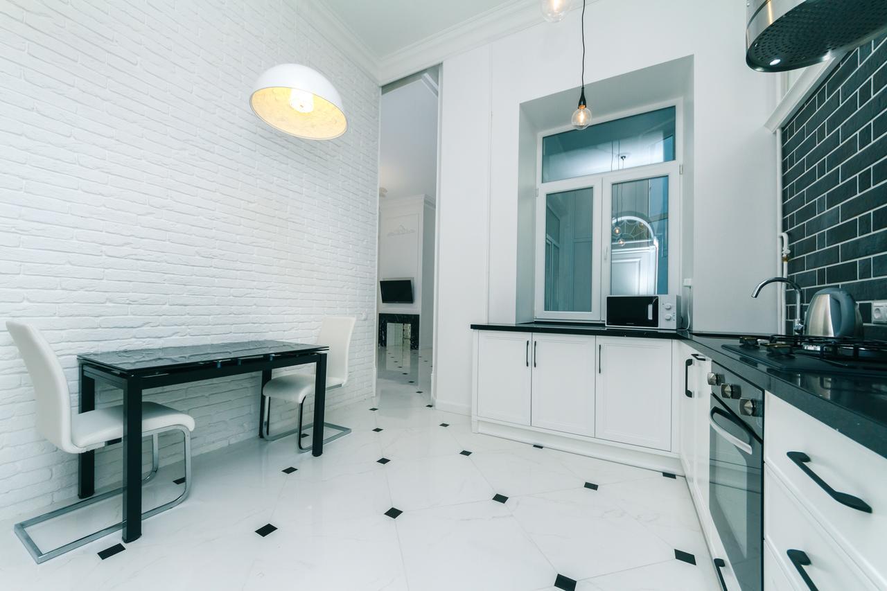 Vip Apartment Near Kreschatyk, 31А Pushkinska Street Kiev Luaran gambar