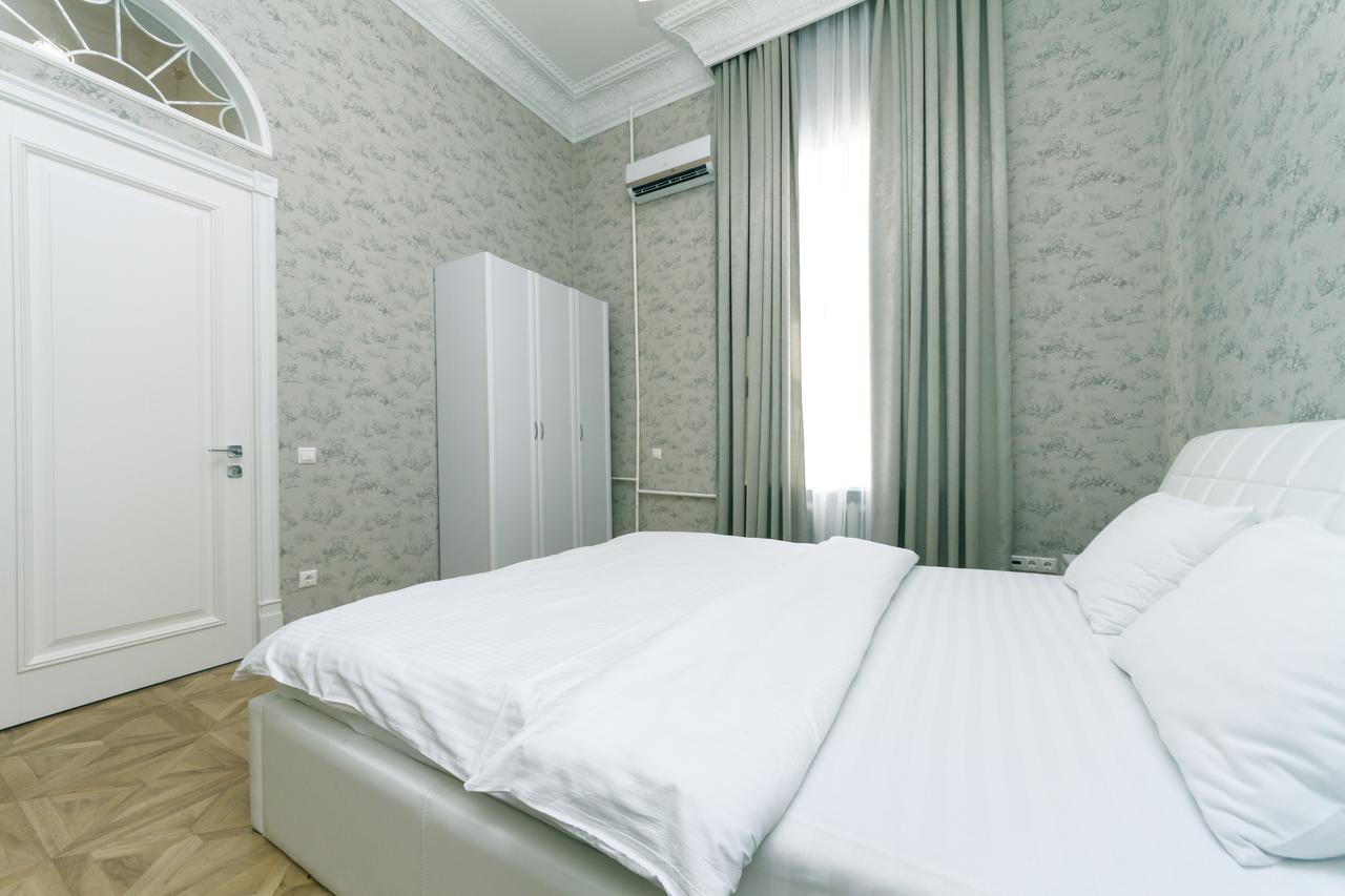 Vip Apartment Near Kreschatyk, 31А Pushkinska Street Kiev Luaran gambar