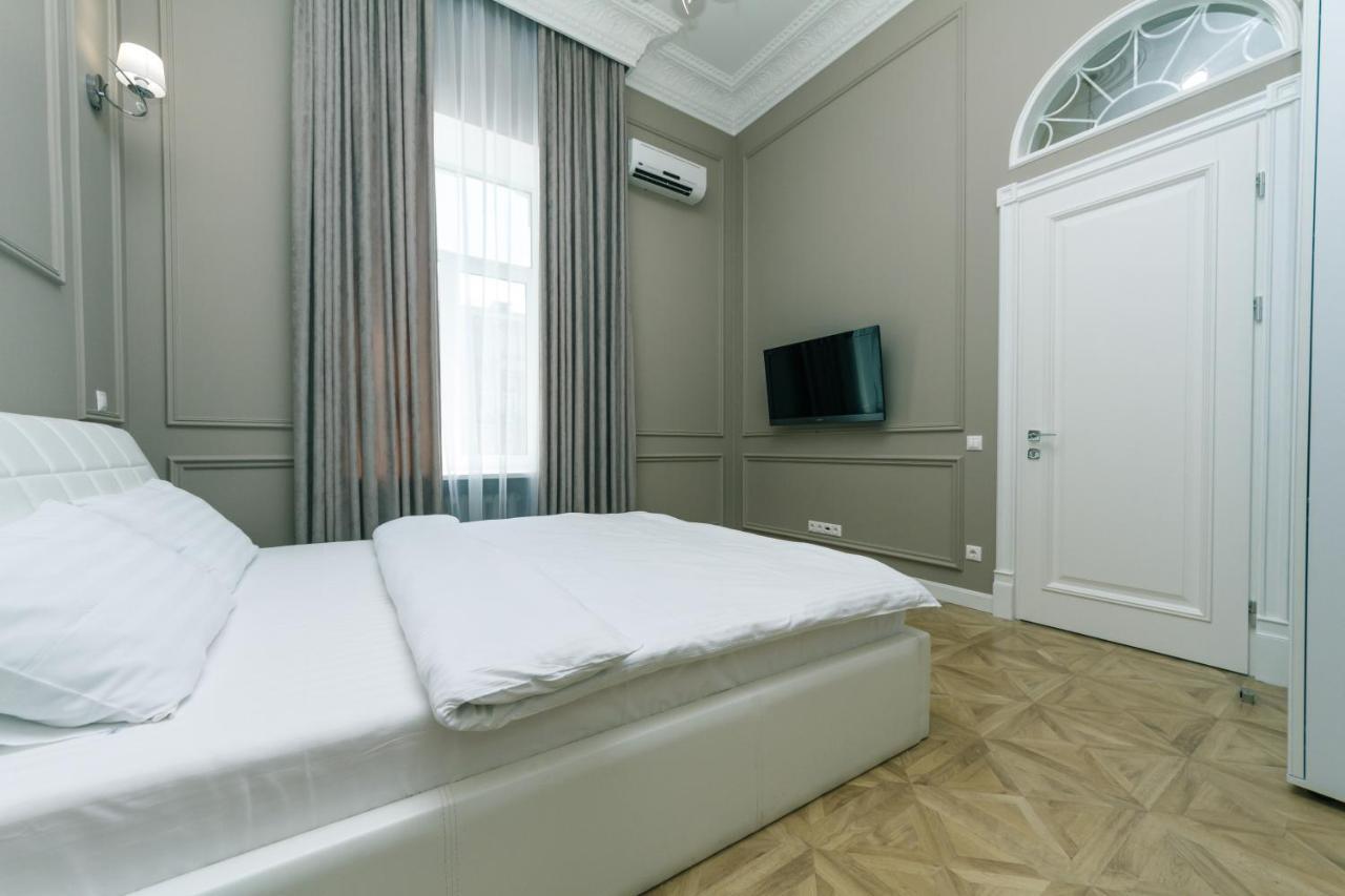 Vip Apartment Near Kreschatyk, 31А Pushkinska Street Kiev Luaran gambar