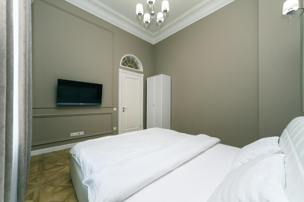 Vip Apartment Near Kreschatyk, 31А Pushkinska Street Kiev Luaran gambar