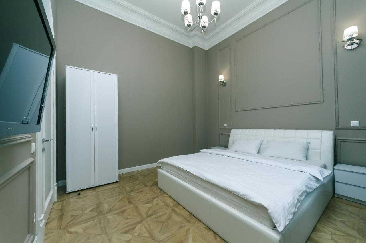 Vip Apartment Near Kreschatyk, 31А Pushkinska Street Kiev Luaran gambar