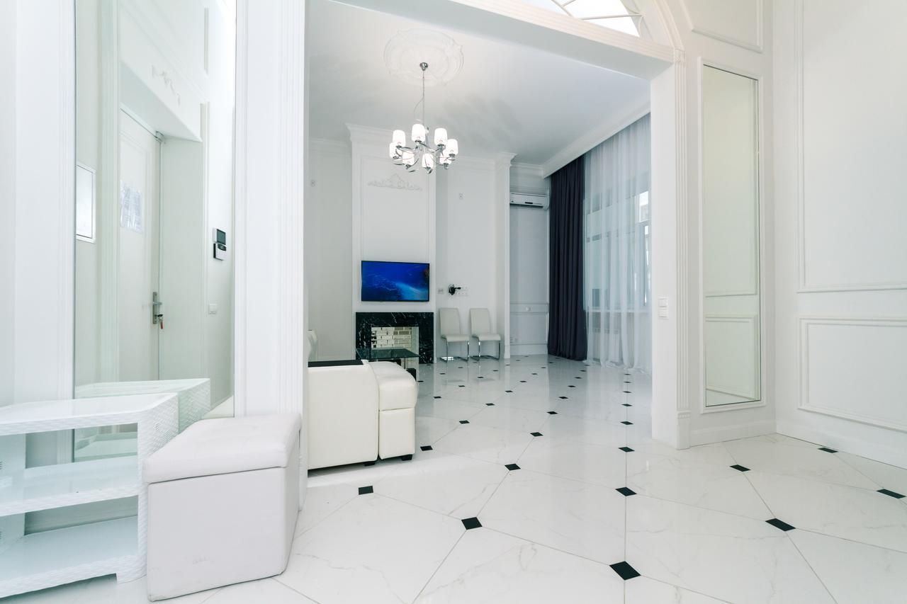 Vip Apartment Near Kreschatyk, 31А Pushkinska Street Kiev Luaran gambar