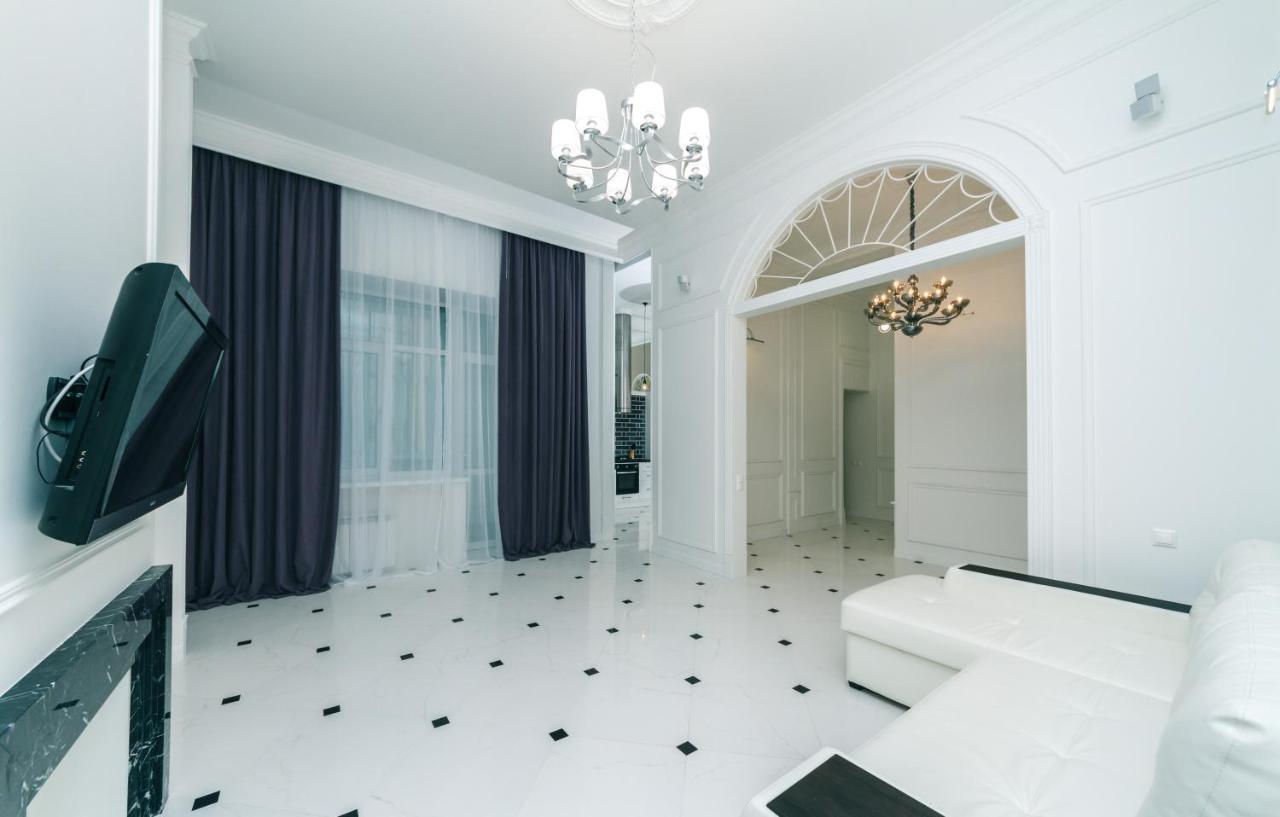 Vip Apartment Near Kreschatyk, 31А Pushkinska Street Kiev Luaran gambar