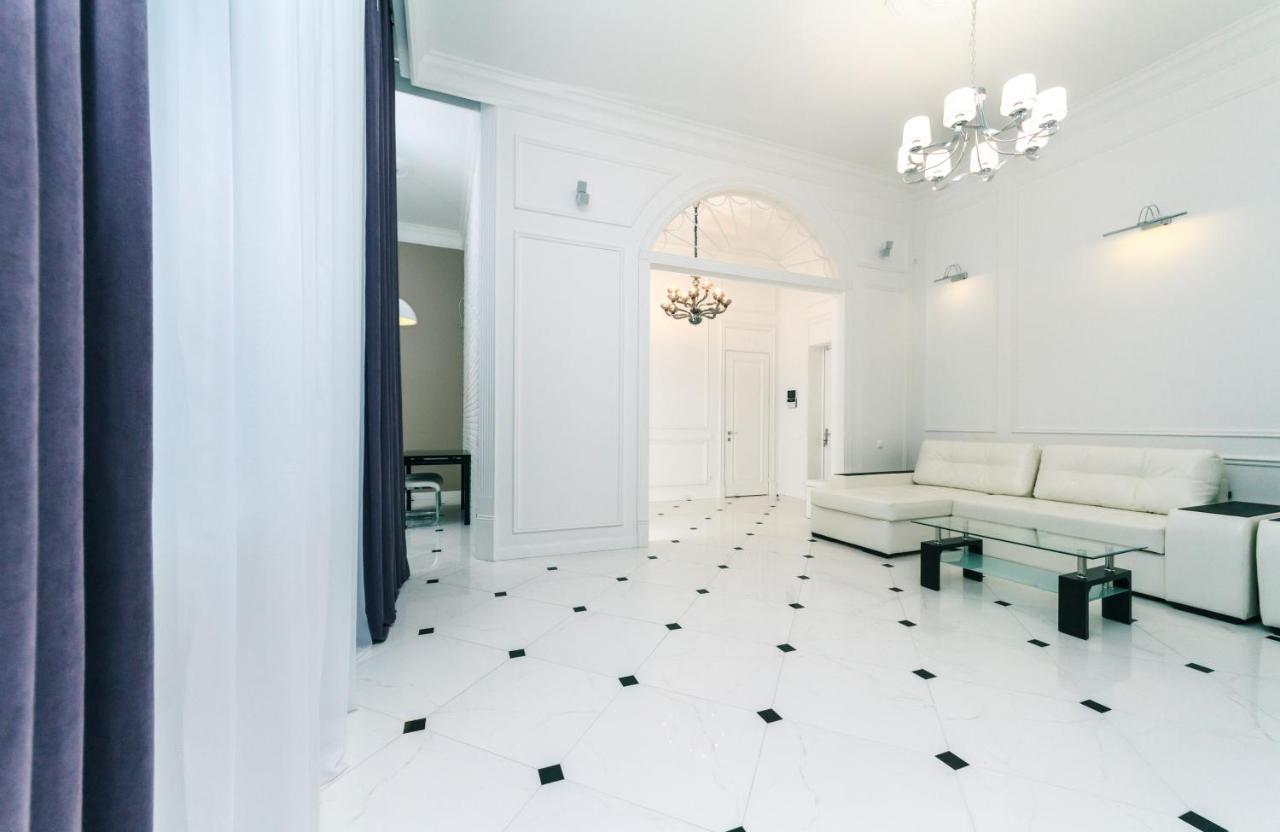 Vip Apartment Near Kreschatyk, 31А Pushkinska Street Kiev Luaran gambar